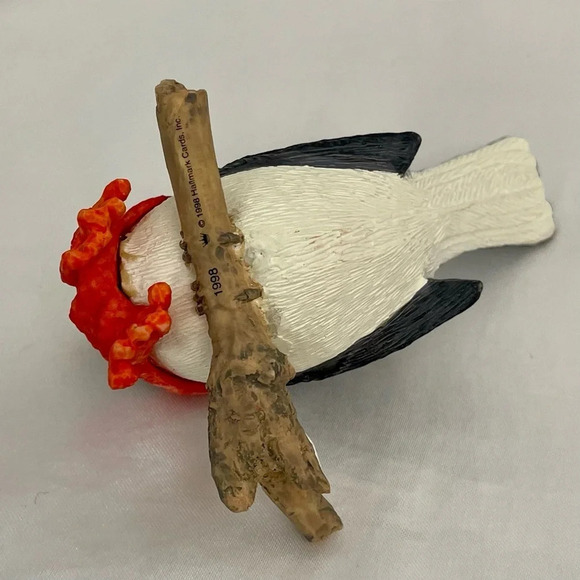 1998 Hallmark Keepsake Warm and Cozy Bird with Red Scarf Christmas Ornament. - Picture 11 of 12